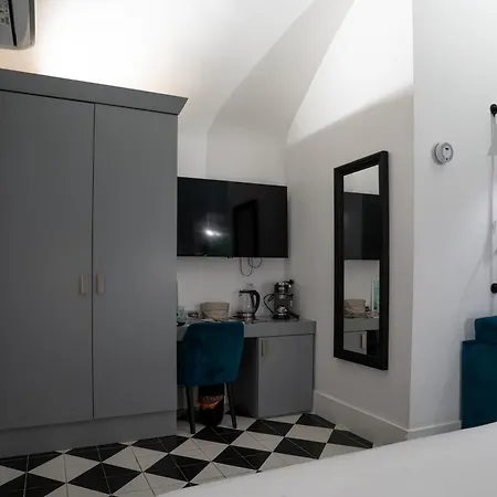 Suite Pulcinella- LP Suite in Naples Hystorical Center-3